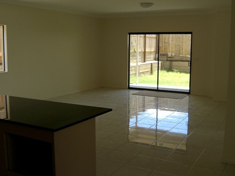 34 Shallow Bay Drive, Springfield Lakes QLD 4300