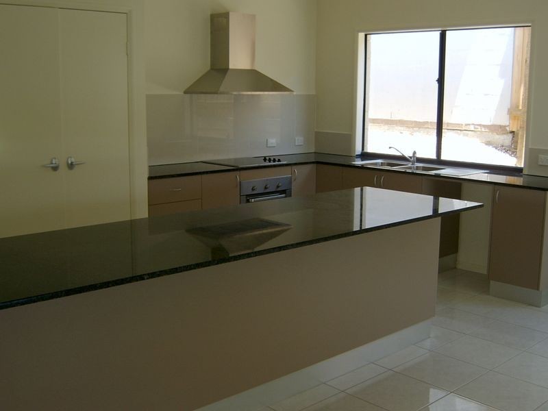 34 Shallow Bay Drive, Springfield Lakes QLD 4300