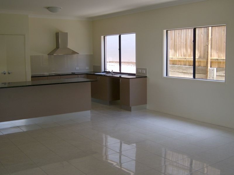 34 Shallow Bay Drive, Springfield Lakes QLD 4300