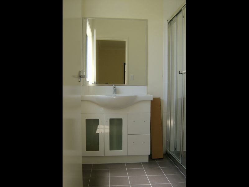 34 Shallow Bay Drive, Springfield Lakes QLD 4300