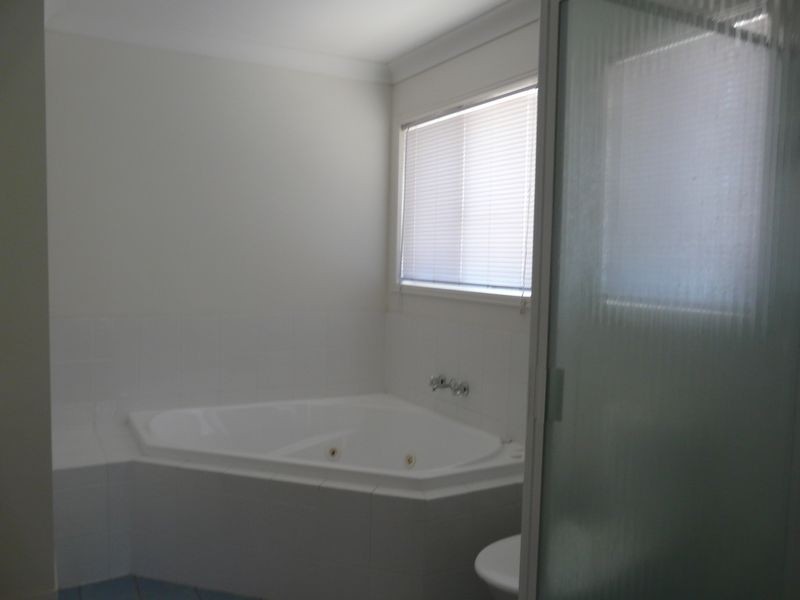 19 Amadeus Cct, Springfield Lakes QLD 4300