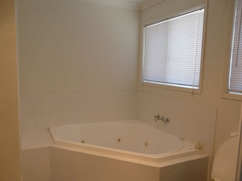 19 Amadeus Cct, Springfield Lakes QLD 4300