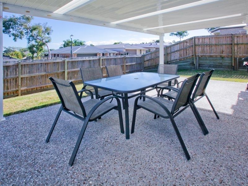 15 Brushwood Circuit, Forest Lake QLD 4078