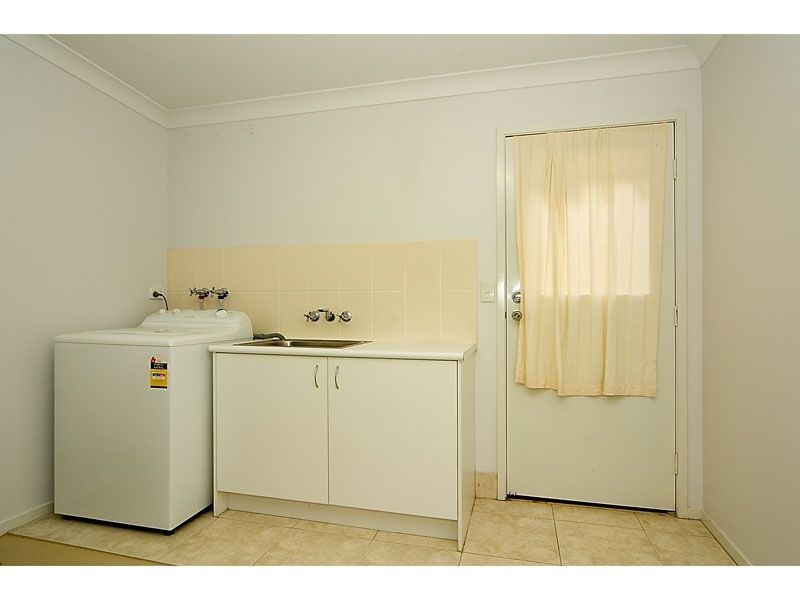 18 Periwinkle Lane, Springfield Lakes QLD 4300