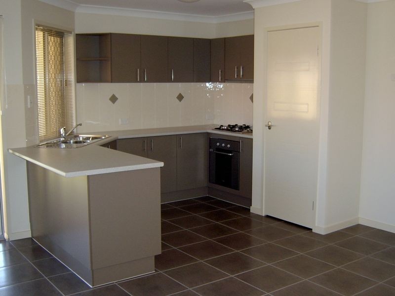 91 Park Edge Drive, Springfield Lakes QLD 4300