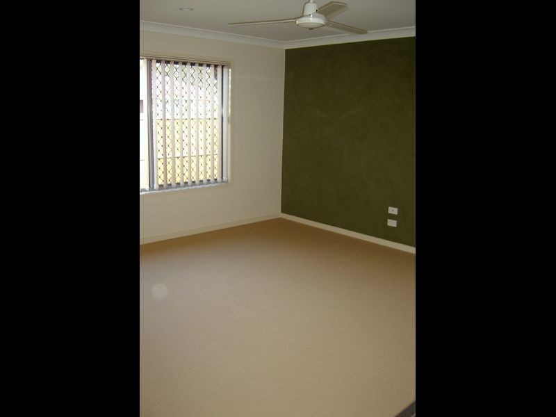 91 Park Edge Drive, Springfield Lakes QLD 4300