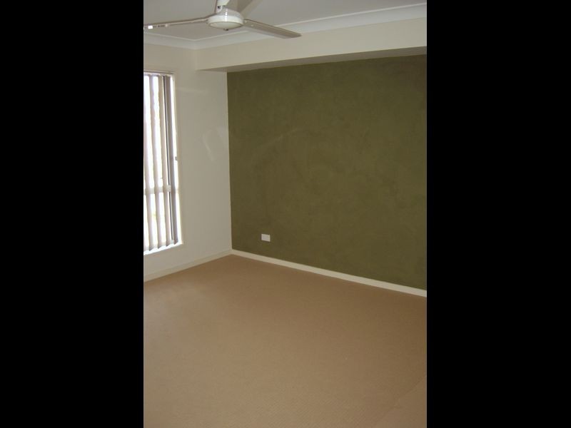 91 Park Edge Drive, Springfield Lakes QLD 4300