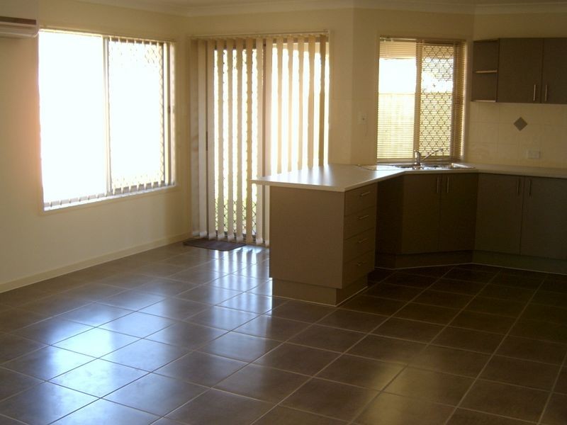 91 Park Edge Drive, Springfield Lakes QLD 4300