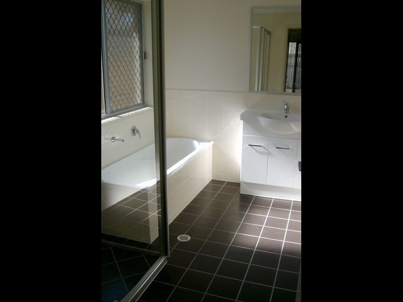 91 Park Edge Drive, Springfield Lakes QLD 4300