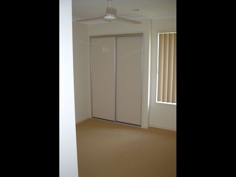 91 Park Edge Drive, Springfield Lakes QLD 4300