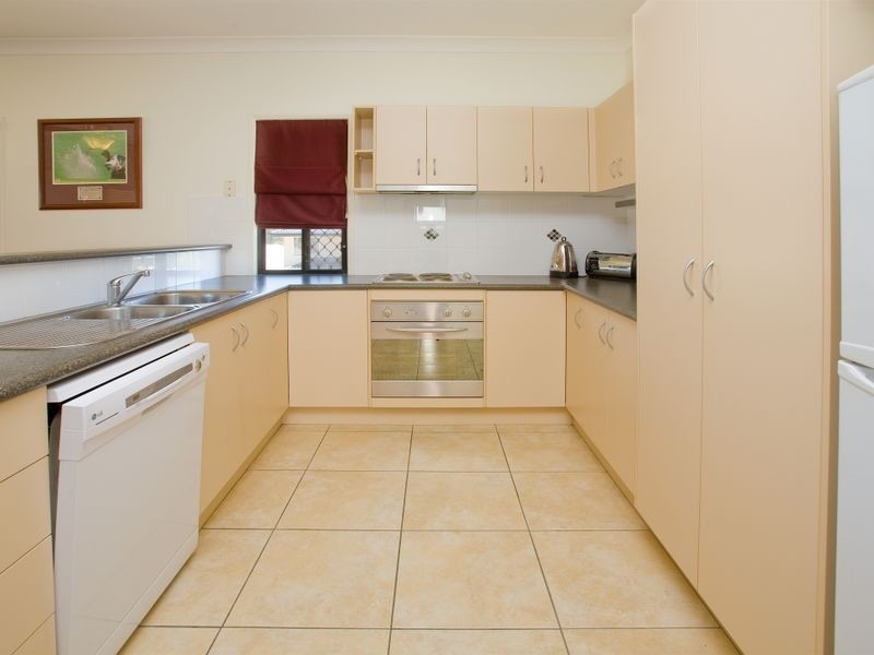 10 Creekside Drive, Springfield Lakes QLD 4300