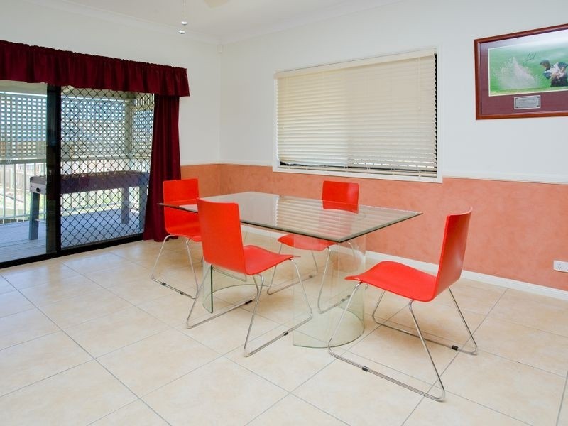 10 Creekside Drive, Springfield Lakes QLD 4300
