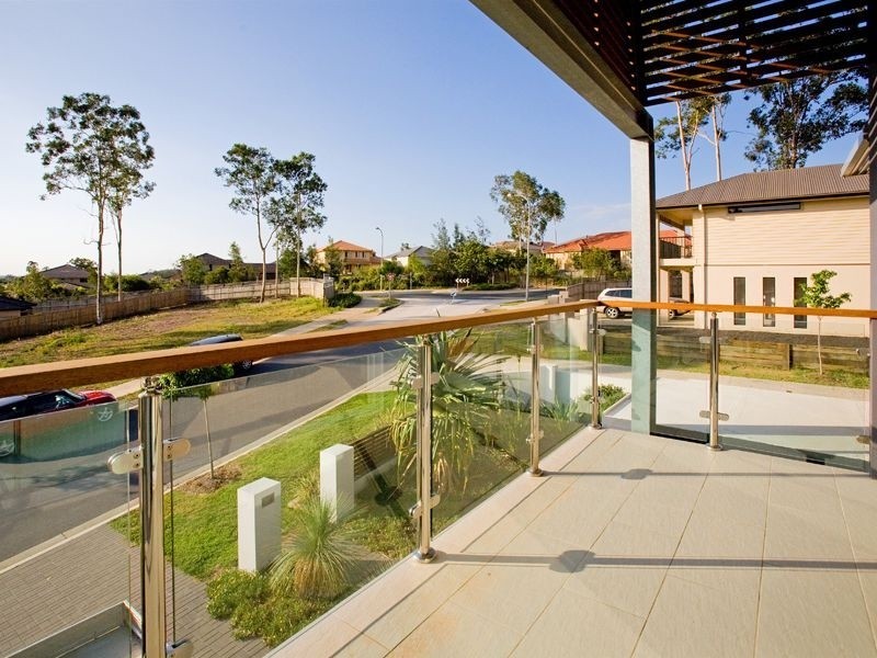 8 Atlantic Drive, Springfield Lakes QLD 4300