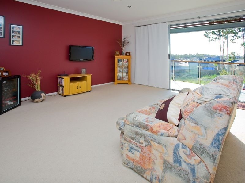 8 Atlantic Drive, Springfield Lakes QLD 4300