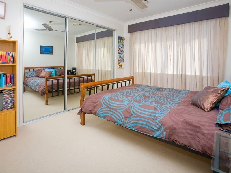 8 Atlantic Drive, Springfield Lakes QLD 4300