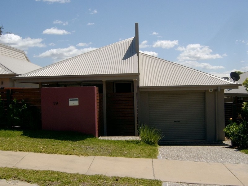 19 Esperance Crescent, Springfield Lakes QLD 4300