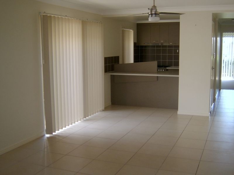 19 Esperance Crescent, Springfield Lakes QLD 4300