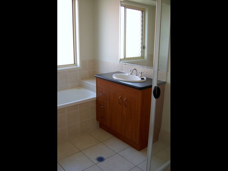 60 James Josey Avenue, Springfield Lakes QLD 4300