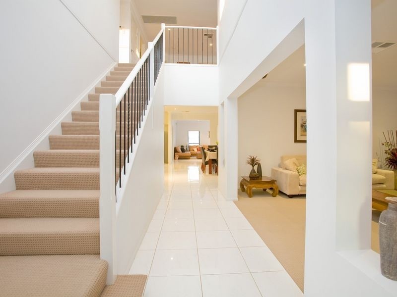 220 LAKESIDE AV, Springfield Lakes QLD 4300