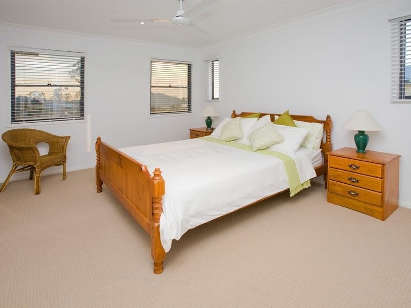 220 LAKESIDE AV, Springfield Lakes QLD 4300