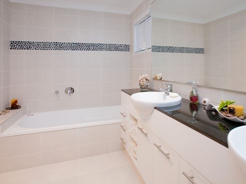 220 LAKESIDE AV, Springfield Lakes QLD 4300