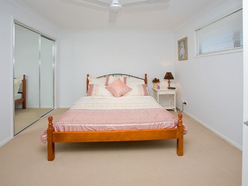 220 LAKESIDE AV, Springfield Lakes QLD 4300