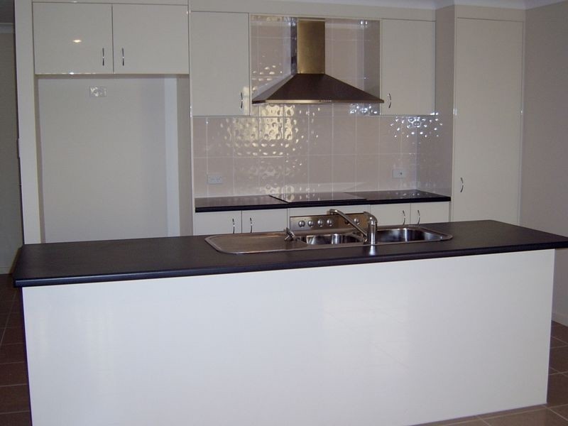 35 Lakes Entrance Drive, Springfield Lakes QLD 4300