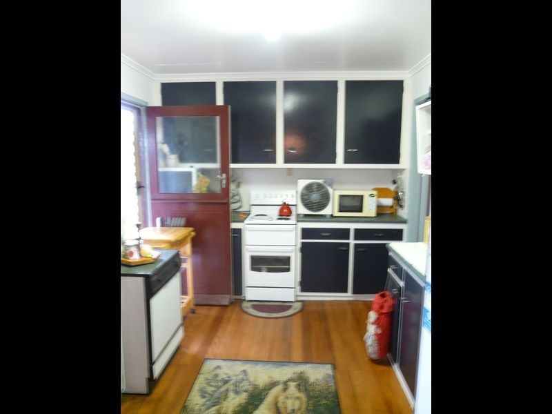 9 Enfield Street, Redbank QLD 4301