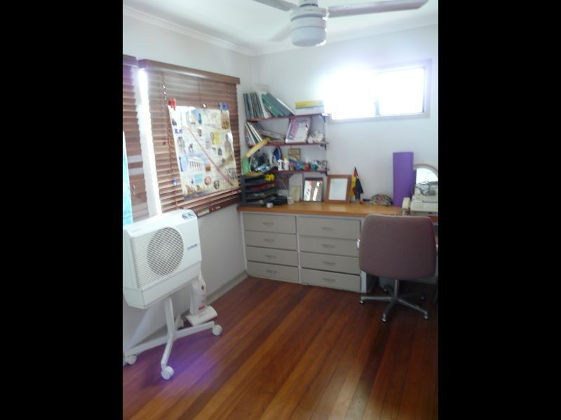 9 Enfield Street, Redbank QLD 4301