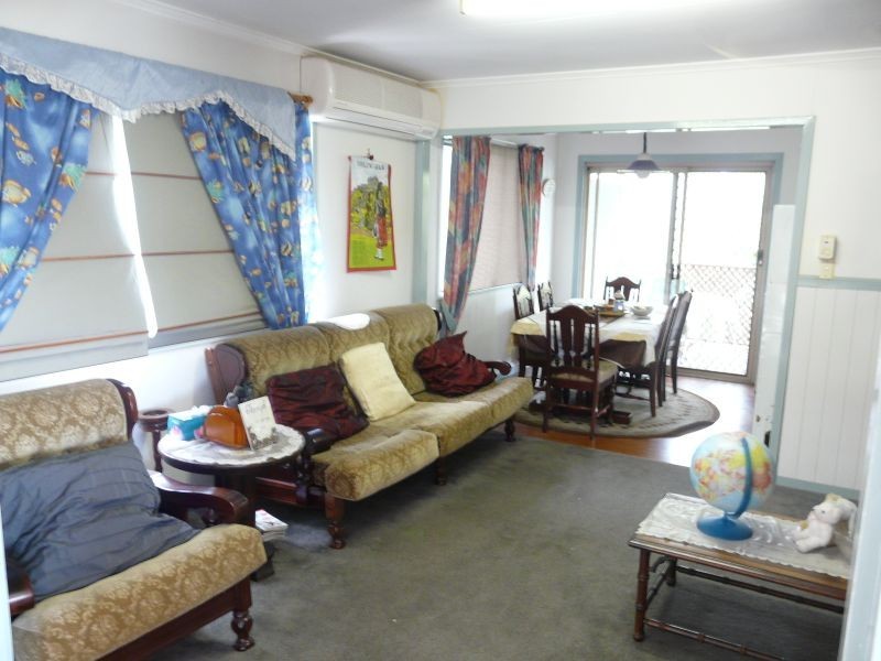 9 Enfield Street, Redbank QLD 4301