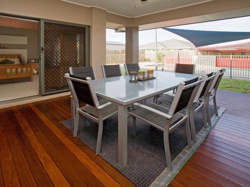 18 Mcauley Crescent, Bellbird Park QLD 4300