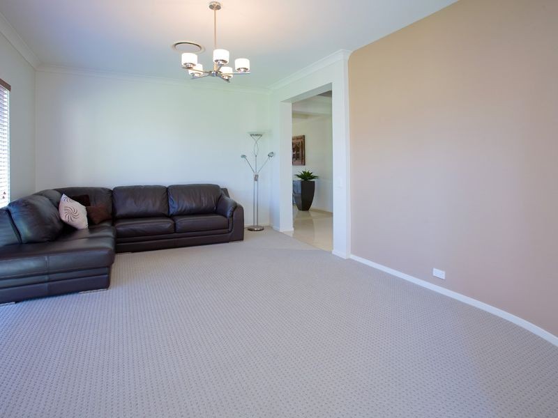 18 Mcauley Crescent, Bellbird Park QLD 4300