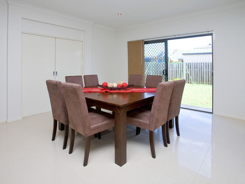 18 Mcauley Crescent, Bellbird Park QLD 4300