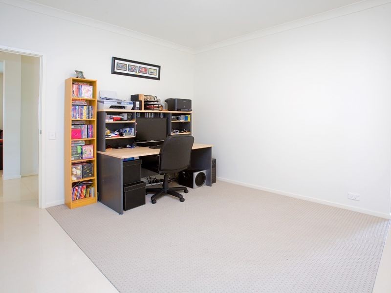 18 Mcauley Crescent, Bellbird Park QLD 4300