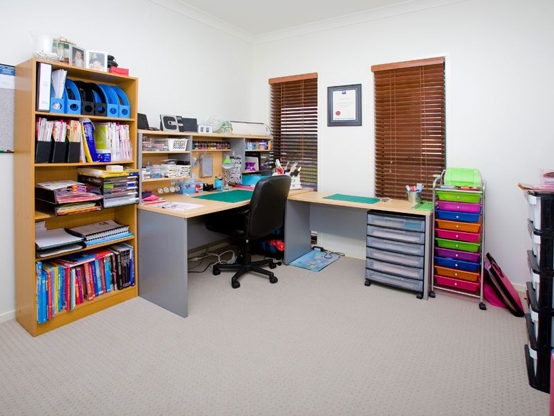 18 Mcauley Crescent, Bellbird Park QLD 4300