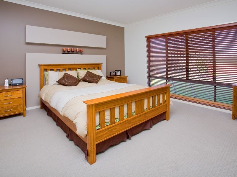 18 Mcauley Crescent, Bellbird Park QLD 4300