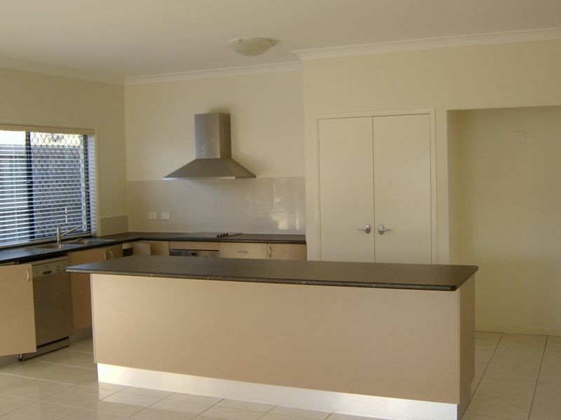 3 Rose Avenue, Springfield Lakes QLD 4300