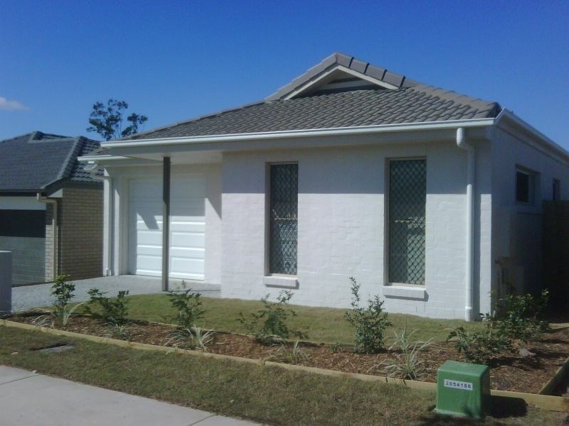72 Park Edge Drive, Springfield Lakes QLD 4300