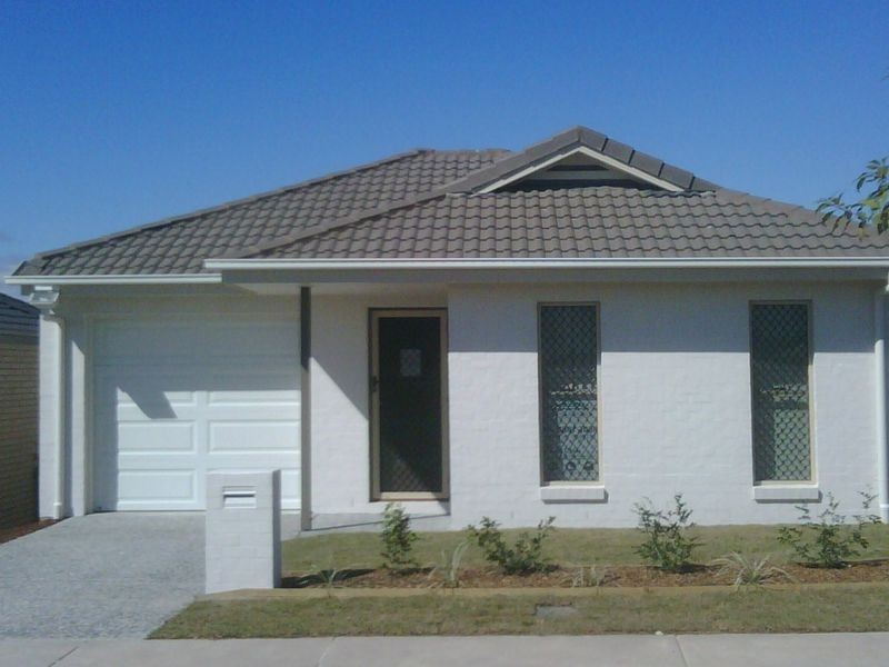 72 Park Edge Drive, Springfield Lakes QLD 4300