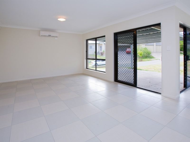 76 Opossum Circuit, Springfield Lakes QLD 4300