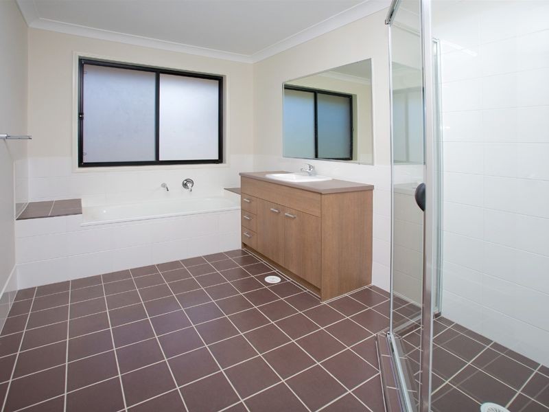 76 Opossum Circuit, Springfield Lakes QLD 4300