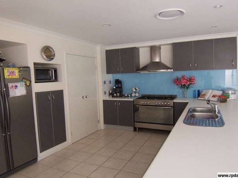17 Chance Court, Springfield Lakes QLD 4300