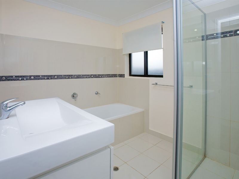 17 Cascades Street, Springfield Lakes QLD 4300