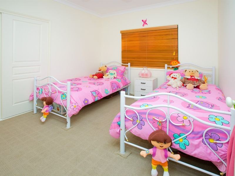 7 Eclipse Court, Springfield Lakes QLD 4300