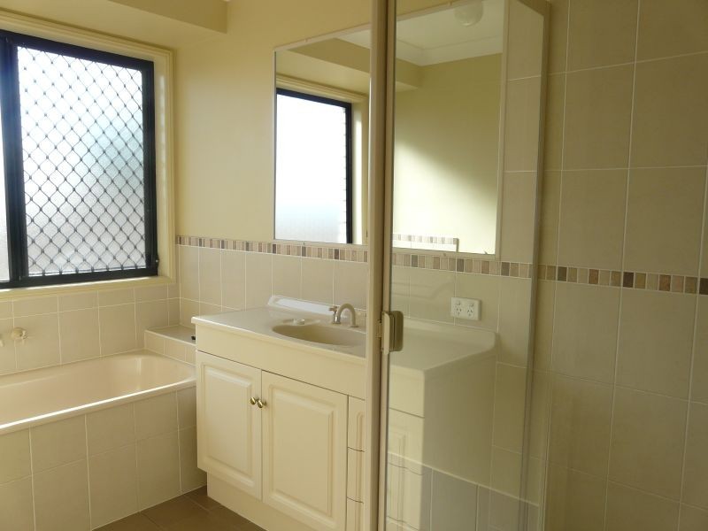 2 Honeywood Ct, Springfield QLD 4300