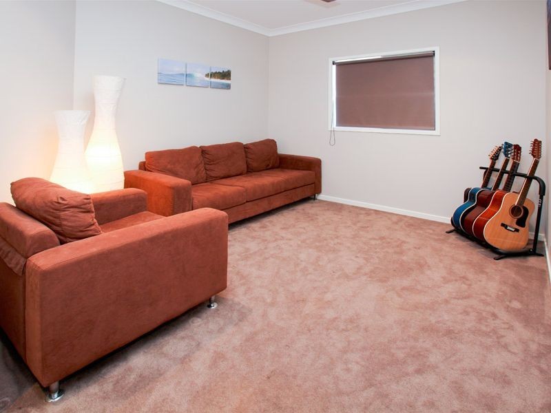 14 Barrington Street, Springfield Lakes QLD 4300