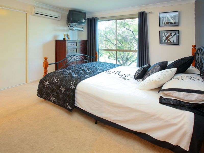 16 Glenhurst Court, Springfield QLD 4300