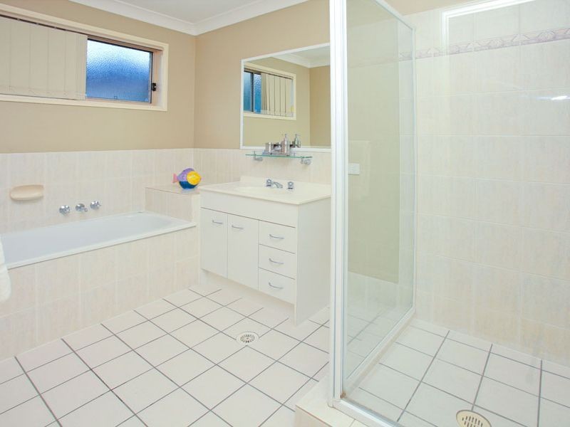 16 Glenhurst Court, Springfield QLD 4300