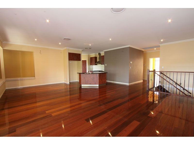 3 Fernbrook Close, Brookwater QLD 4300