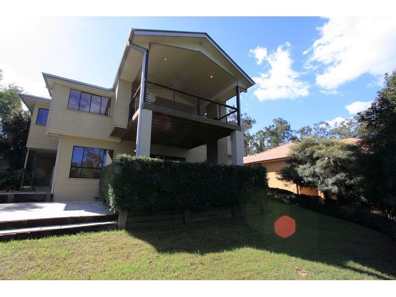 3 Fernbrook Close, Brookwater QLD 4300